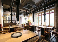 うしのすけ／有限会社ケイコミュニケーション ▲普通の焼肉店とは一味違うスタイリッシュでお洒落な店内！