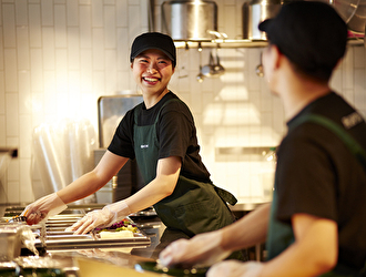 クリスプサラダワークス／株式会社CRISP 求人