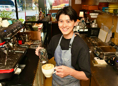 『Eggs ’n Things』『PONTE NUOVO CAFE』etc.／EGGS 'N THINGS JAPAN株式会社（エッグスンシングスジャパン） 求人 週平均40ｈ勤務だから、無理なく働く事が出来る環境！スタッフが笑顔でいられてこそお客様へ最高のサービスが提供可能！