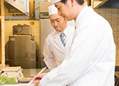 『牛角』『しゃぶしゃぶ温野菜』etc.／株式会社レインズインターナショナル【東証プライム上場グループ】 求人 エリアマネージャー・人事部長の他にも採用・トレーナーや、商品や店舗開発部門など、キャリアパスが充実する希少な会社！