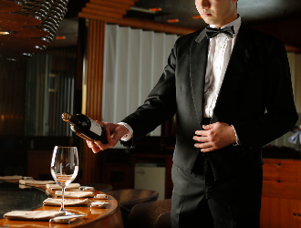 株式会社 瀬里奈 求人 ソムリエ研修、ワイナリー研修、資格手当etc.ワインを学びたい方やソムリエを目指す方に絶好の環境が整っています！