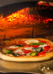 Aju PIZZA BAR etc.／株式会社レストレ 求人