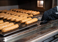 株式会社PIERRE MARCOLINI JAPAN（ピエール マルコリーニジャパン） 求人 こだわりの美味しいスイーツで心安らぐひとときに彩りを添えることができる、特別なお仕事をパティシエ職種ではおまかせ！