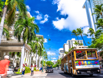 株式会社テン・スターズ・ダイニング 求人 ハワイへの社員旅行には希望者全員が参加！仕事も、遊びも全力で楽しめる環境で、新しい経験を積みませんか！