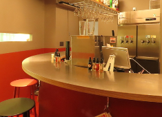 株式会社みやじ豚【飲食店運営事業 採用窓口】 求人 安定した母体を持つからこそ時勢の動きに左右されずに落ち着いて募集を始めることができています。