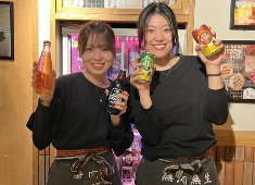 『和食堂ヨロコビノ - 飯と茶-』『美食酒場ニクノカタマリ』etc.／株式会社バリューテーブル 求人 女性スタッフも多数活躍中！年齢・性別問わず全員が笑顔で働き続けられる環境が揃った安定企業です。