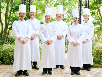 アニヴェルセル株式会社 求人 多彩なメンバーが活躍中！幸せな時間を演出するレストランの仕事だからこそ、気持ちよく働ける環境を大切にしています！