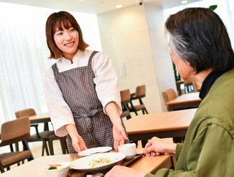 コンパスグループ・ジャパン株式会社／ヘルスケア事業部（高級有料老人ホーム） 求人