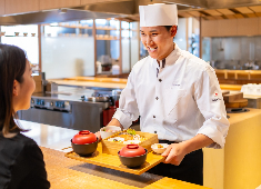 東京エアポートレストラン株式会社 求人 各ブランド共に、店内調理はもちろん、食材にもこだわり営業中！しっかり料理がしたい方にも最適！