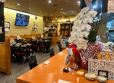 磯会席夢や 芭蕉亭／魚河岸料理 夢や、他／株式会社アーク 求人 開放的な店内は働きやすさも抜群！お客様の顔をしっかりと見ることができやりがいも満載！各店毎に様々な経験ができる！