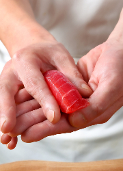 『鮨 飛鳥(SUSHI HICHO) 』『炭火焼き リリー』etc.／H VIEW 株式会社 求人