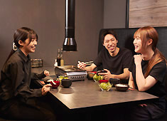 Meatusグループ（株式会社Suage Japan、株式会社nomuno、株式会社じそく1じかん） 求人 もちろん、飲食経験が豊富な方は即店長としてお迎えします！将来性のある企業で、中核メンバーになりたい方は大歓迎！