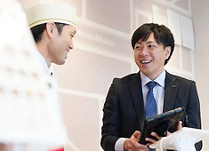 株式会社プレナス 求人 成功の秘訣は『コミュニケーション』全国展開ながら地域密着の店舗運営を大切に、工夫や個性を活かした店舗づくりが可能！