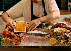株式会社 U-MORE 魚介をカジュアルに楽しむイタリアンバル「uni Seafood」では、北海道から独自ルートで新鮮な食材を直送！
