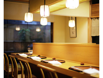 赤坂 伊真沁 求人