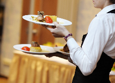 Mare Blu AMAMI／日建リース工業株式会社 求人 調理だけでなく、サービススタッフも大歓迎。新たなレストランを一緒につくっていきましょう。