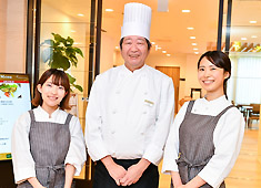 コンパスグループ・ジャパン株式会社／ヘルスケア事業部（高級有料老人ホーム） 求人 結婚や出産などでブランクがある方も歓迎します！当社は7割が中途入社ですので、気後れすることなく働けます！