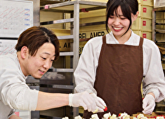 「ショコラ ベルアメール」「ラ・メゾン白金グラン」「セバスチャンブイエ　グテ」etc.／ジェイ・ワークスグループ 求人 何をやるかも大事ですが、誰とやるかも大事ですよね。最高の仲間があなたを待っています。