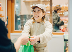 「B.C. BAKERY」「BOUL'ANGE」「Le Petit Mec」「LADUREE」etc／株式会社ベイクルーズ 求人 様々なブランドを展開しているからこそ、輝けるステージが当社にあります。