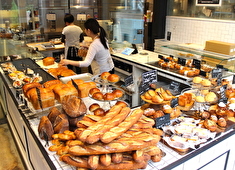 TruffleBAKERY(トリュフベーカリー)etc.／株式会社ドレステーブル（DRESSTABLE.Co.,LTD） 求人 続々と新規出店をしていくため、店長やその先のSV、マネージャーと次のキャリアを目指せる舞台が整っています。