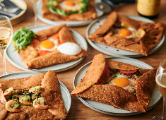 HEARTH TABLES 株式会社 求人 18年前からガレットの提供を始め、フランスへの視察や国内のそば生産者さんと交流を持ち改良を重ねながら提供しています