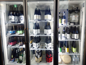 SAPPORO大助／株式会社逸品ホールディングス 求人 北海道・上川大雪酒造直送の日本酒をはじめ、様々なお酒を取り揃えています。日本酒を学びたい方にも最適です。