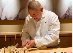 すしなす／麻布十番 秦野よしき／立喰 鮨となりetc.／株式会社となり 求人 『良い仕事には正当な対価を…。』
そんな考えを念頭に、各種環境を揃え、良い出会いをお待ちしています！by秦野