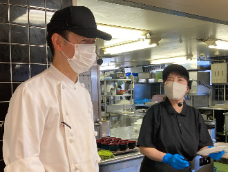 一般財団法人 東京港湾福利厚生協会 少数精鋭のコミュニケーションが取りやすい職場です。「こうしたらもっと良くなるかも」といったアイデアも歓迎！