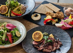 SiKiTO CAFE（シキト カフェ）／株式会社四季とカフェ 求人 四季折々の食材を活かしきる料理を提供しているから、飲食業界のご経験をお持ちの方も納得の上で働けるはず！