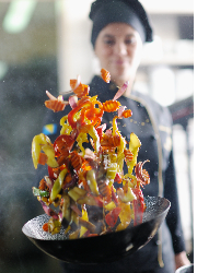 株式会社エレナ【テルマー湯ホールディングスグループ／東証スタンダード上場企業】 求人