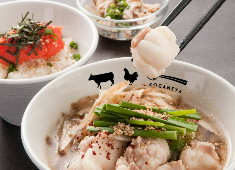 株式会社U-MORE 求人 「黄金屋」のもつ鍋、「美神鶏」の水炊きはECサイトでも売上好調！全国各地の催事や肉フェスなどのイベントにも出展中。