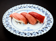 天然本まぐろ ありそ鮨し／株式会社 荒磯 求人 当店は養殖モノは一切使わないという社長の方針により提供する食材には一切妥協いたしません。