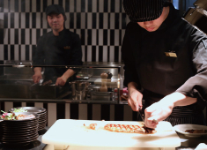 品川プリンスホテル(西武グループ） 求人 10代の若手から中堅・ベテランと各ステージのスタッフが経験を活かして活躍しています。