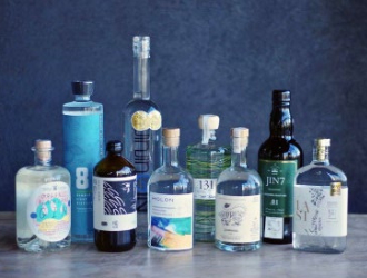 味の店　後楽（こうらく） 求人 国産のジンや希少な地酒、クラフトビールなどを取り揃えます。