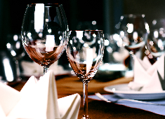 老松酒造株式会社 ワインリストの構成やペアリングの提案、ワイン関連アイテムの選定も自由に行えるため、スキルを最大限に発揮できます♪