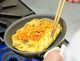 株式会社資生堂パーラー 求人 資生堂パーラーの銀座本店では、丁寧な洋食を経験できる機会も。他ではできない経験を通じて成長できます。