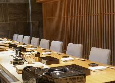 鮨 恵比寿 ふじまさ 求人 コンパクトなお店でコースのみのご提供のため、時間に追われて仕事をすることはありません。きめ細やかな仕事が叶います。