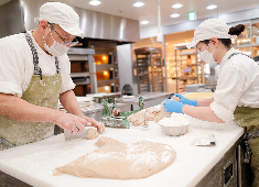 株式会社ナピネス（大東製糖株式会社） 当社ならではのオールスクラッチベーカリー。旧ベーカリー「カーラアウレリア」とはまた違った商品を考案していきます！