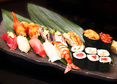 「岩佐寿し」／「つきじ丼匠」／「天ぷら 愛養」etc. 求人 ■質問が気軽にできる
■即カウンターに立てる
■超新鮮な食材を扱える…等の魅力がギュッと詰まった好環境！