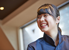 『牛角』『しゃぶしゃぶ温野菜』etc.／株式会社レインズインターナショナル【東証プライム上場グループ】 求人 会社やブランドの考え方などを学ぶ研修やトレーニング制度も充実！ゼロから丁寧に教えていくのでご安心ください！