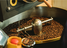 SOCIAL GOOD ROASTERS（ソーシャルグッドロースターズ）／一般社団法人ビーンズ 求人 しっかりとコーヒーに向き合える業界でも希少な職場だから、店長経験はあるがコーヒー経験が浅いという方も成長可能です！