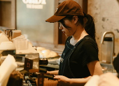 『THE ORDY BAKERY』／株式会社 7garden 求人 20～30代が活躍中！年齢や在籍期間のハンデなどはなく、純粋に意欲や頑張りが評価される風通しの良い会社です！