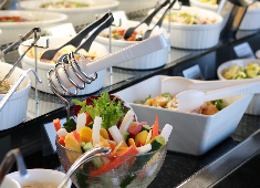 HRTニューオータニ株式会社(ニューオータニイン横浜プレミアム・ニューオータニイン東京・レストラン事業部) 求人 チームプレーを大切にする職場なので、ストレスを感じることなく伸び伸び働けます。