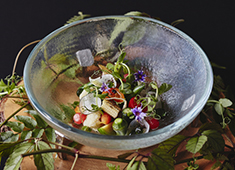 東急リゾーツ＆ステイ株式会社 求人 創作性豊かな一皿を提供するレストランも多数あります。イノベーティブな経験を積みたい方も大歓迎！