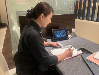 ロイヤル商事株式会社　※フード事業部・新店開業準備室 求人 Ｏさん（勤続10年／店長歴2年）
女性だからこそ気づける視点があり、女性の感性が高く評価されると思います！