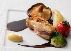 とらぬ狸 求人 お客様の層は様々。美味しいものを知る美食家たちが連日訪れる当店で働きませんか！