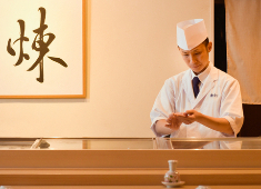 GYRO HOLDINGS INC (ジャイロホールディングス 株式会社） 求人 多ジャンル展開中だからこそ、希望のジャンル・立地で働くことができ、入社後の異動も可能なのでそういった魅力もあり！