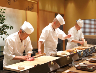 銀座 久兵衛 チーム制で仕事をするからこそ、働く上でのハードルは決して高くはありません。まずはお問合せください！