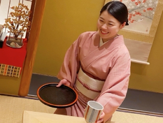 銀座　久兵衛 求人 和装やホールの経験をお持ちの方も大歓迎！ワンランク上の接客を経験しませんか。