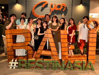 株式会社クリスタルインターナショナル 求人 ハワイ・バリなどの海外への社員旅行もおこなっています。家族での参加もOK！家族での旅行を楽しみたい方にもピッタリです。